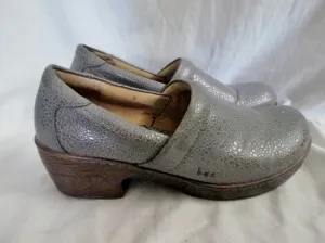 EUC Womens BORN Pebbled Glitter Leather Clogs Shoes Slip-On Mules 10 GRAY