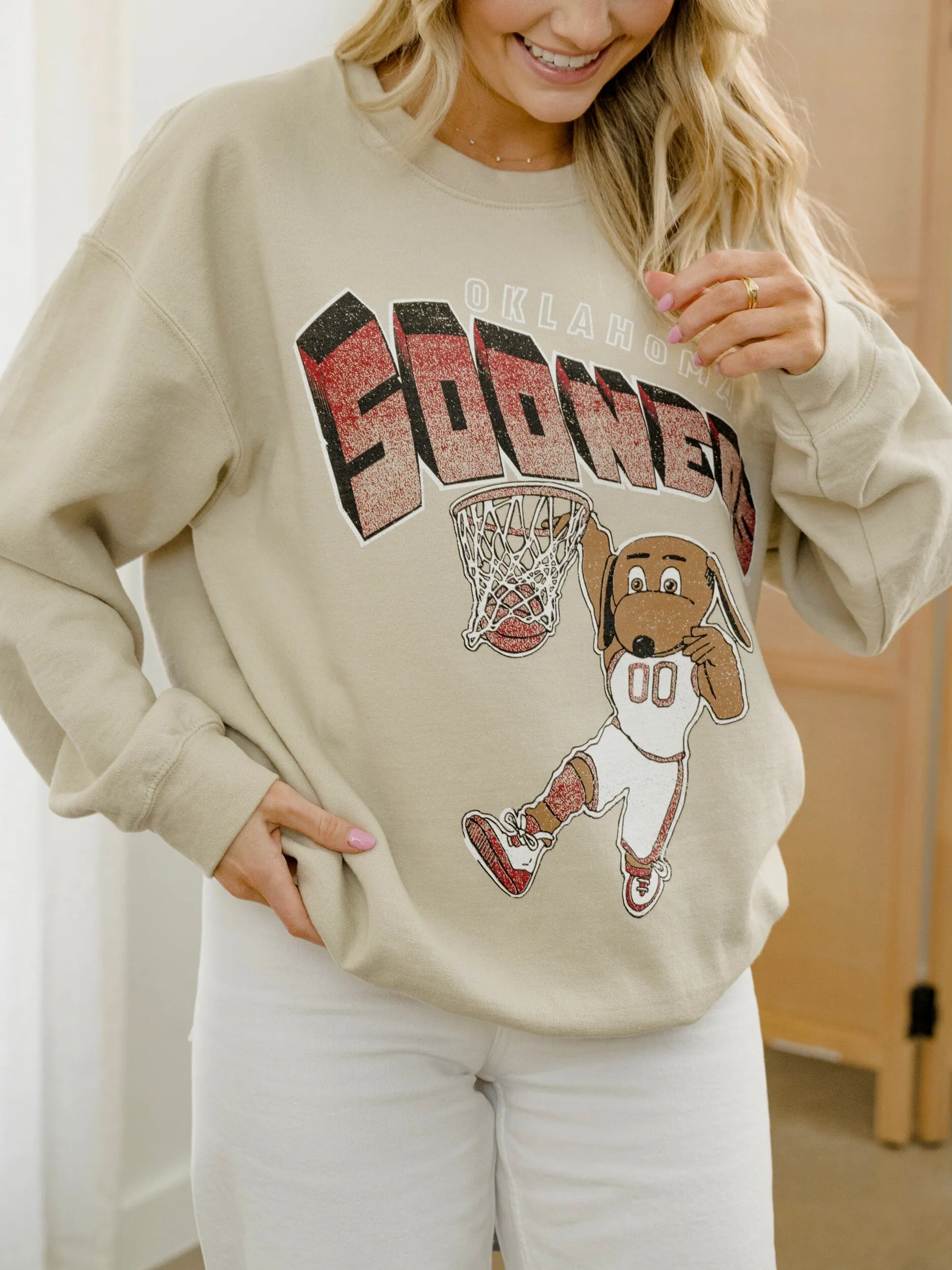 OU Sooners Basketball Mascot Dunk Sand Thrifted Sweatshirt