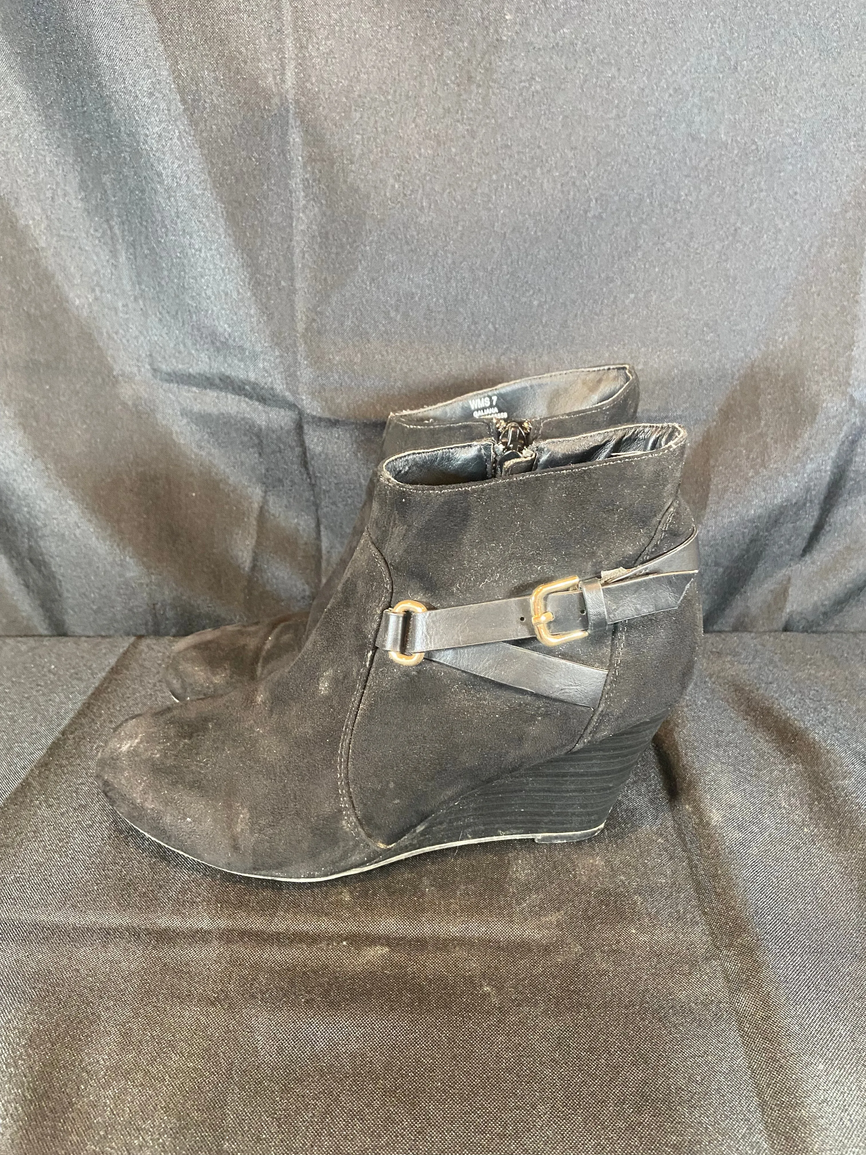 Report Short Black Suede Wedge Boots Women size 7